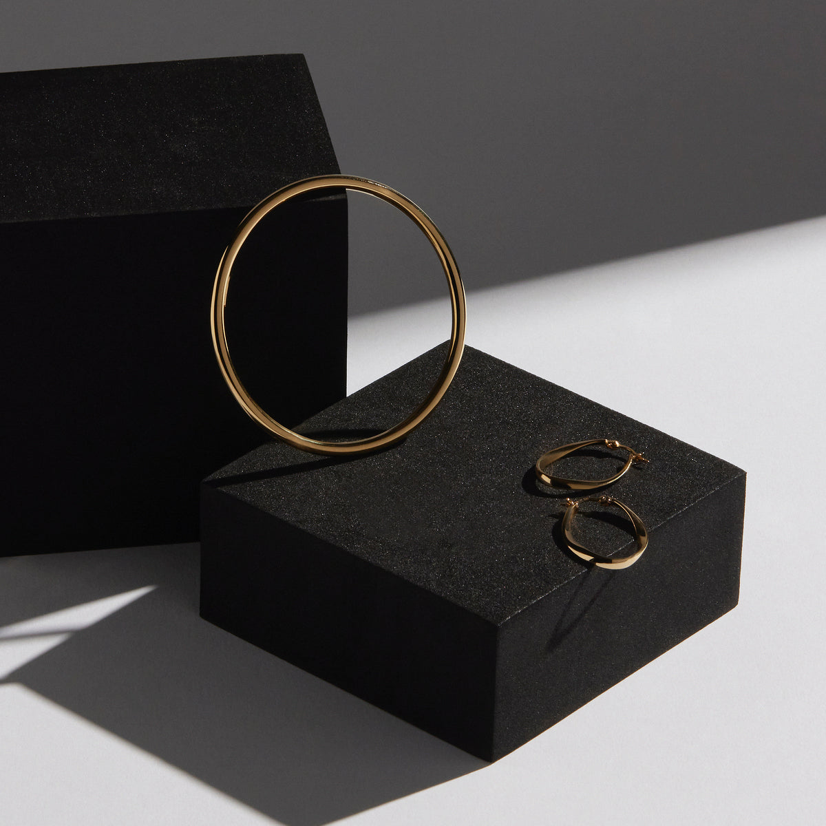 Simplicity Gold Bangle