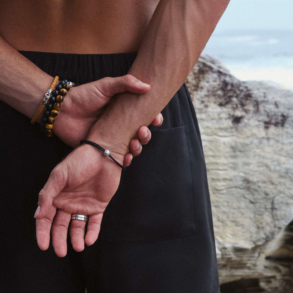 Nautilus Men's Grey Pearl Bracelet