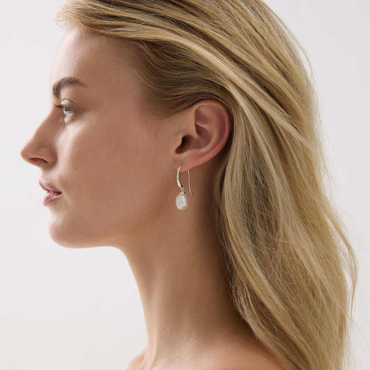 Ocean Glow Pearl Earrings