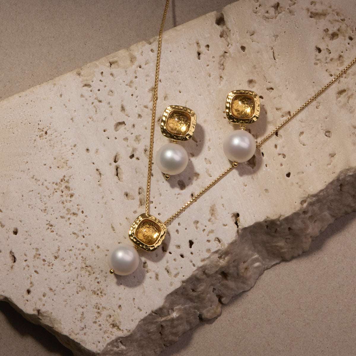 Coral Kiss Pearl Necklace