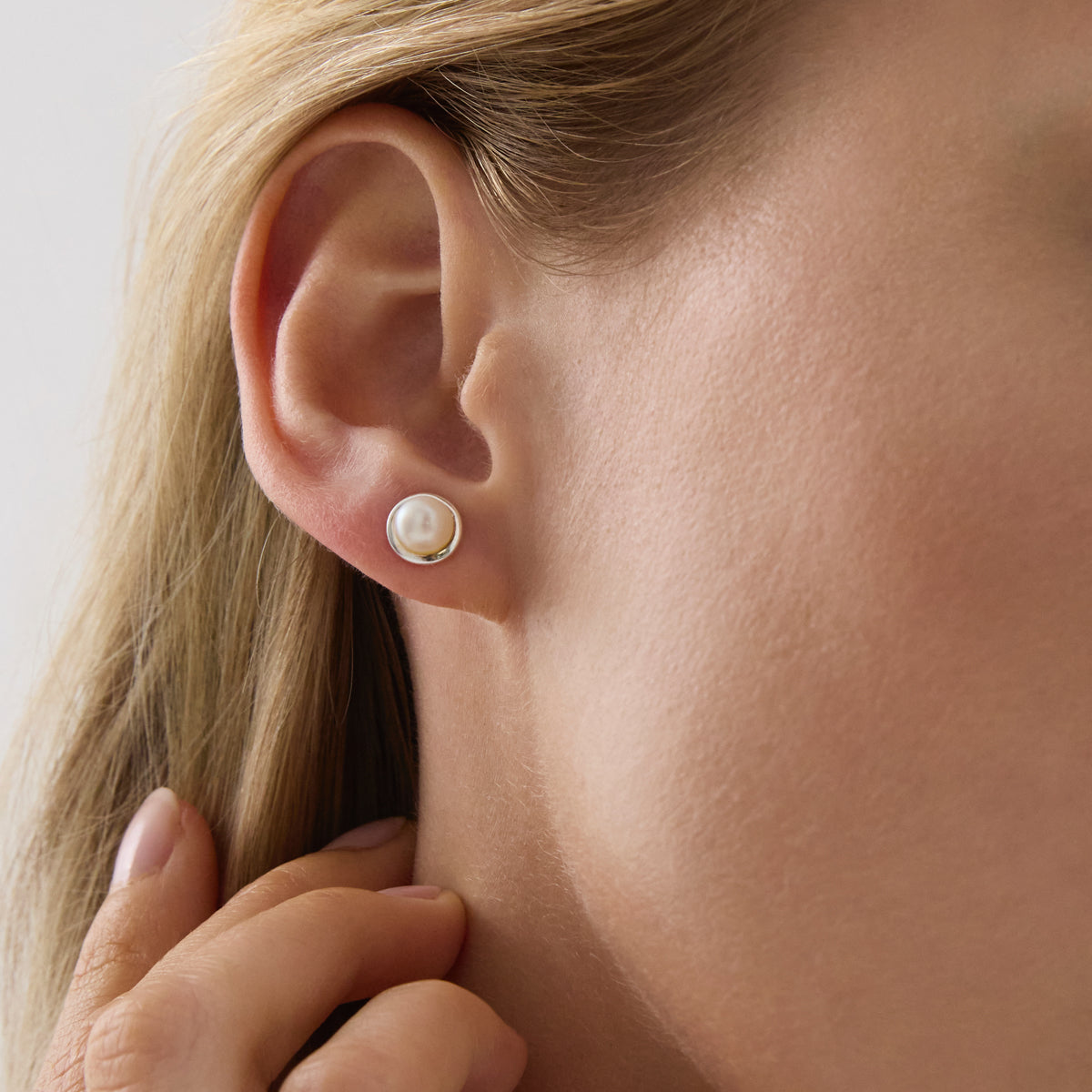 Moonbeam Pearl Stud Earrings
